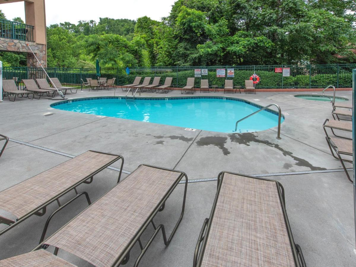 City Bear, 2Br, Pool, Spa, Downtown Gatlinburg, Sleeps 6 Apartamento Exterior foto