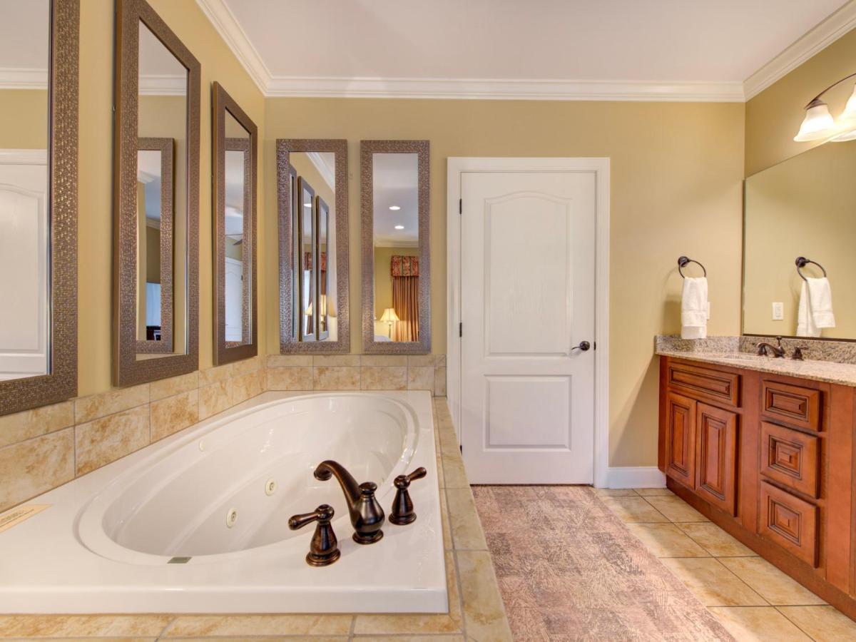 City Bear, 2Br, Pool, Spa, Downtown Gatlinburg, Sleeps 6 Apartamento Exterior foto